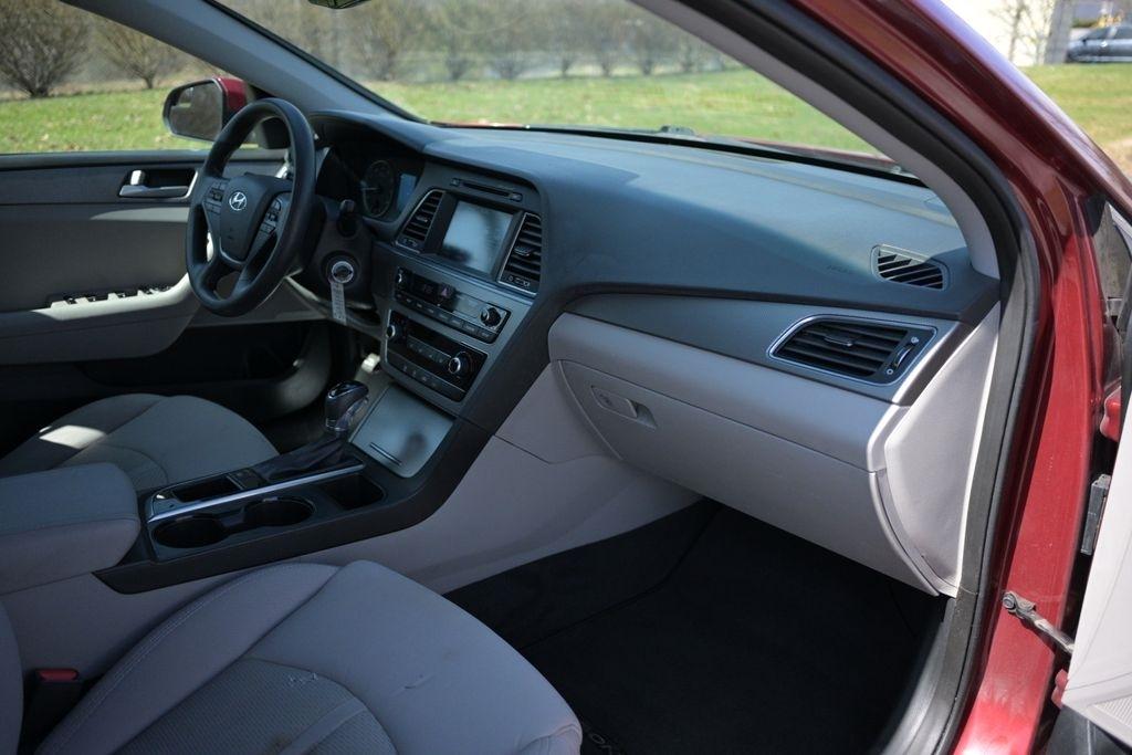 Hyundai Sonata 4dr Sdn 2.4L SE PZEV 2016