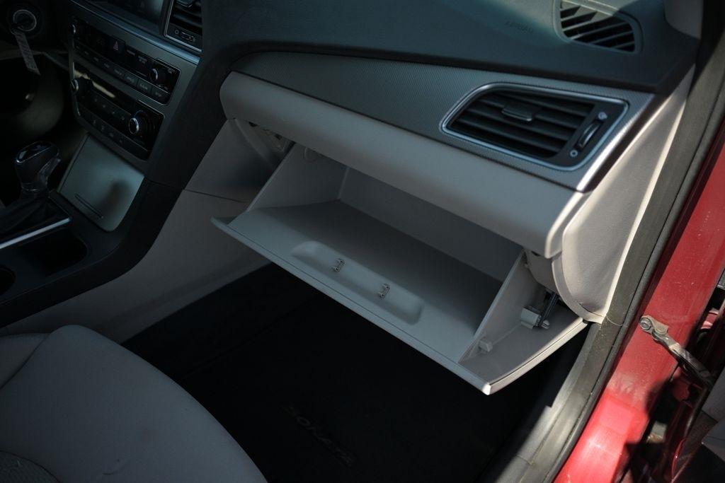 Hyundai Sonata 4dr Sdn 2.4L SE PZEV 2016