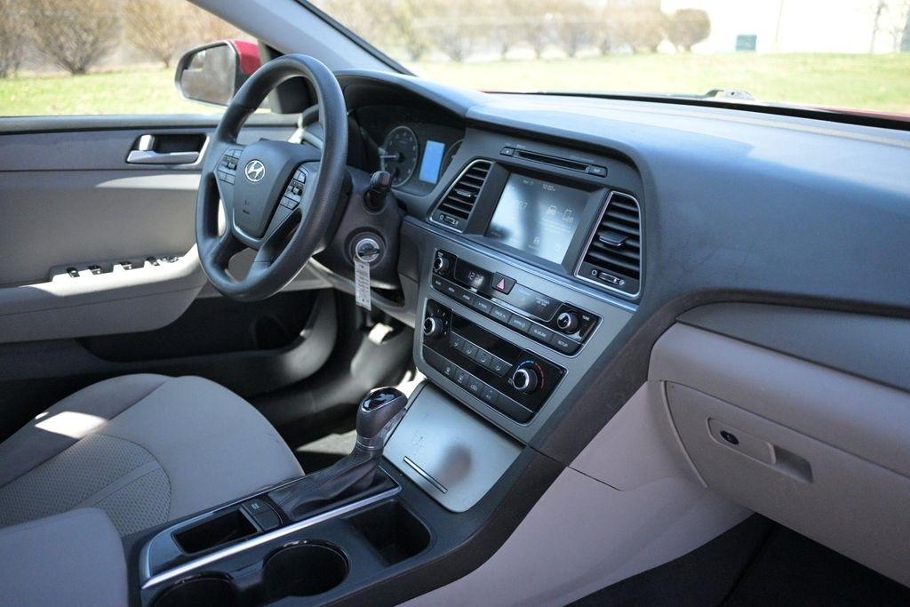 Hyundai Sonata 4dr Sdn 2.4L SE PZEV 2016