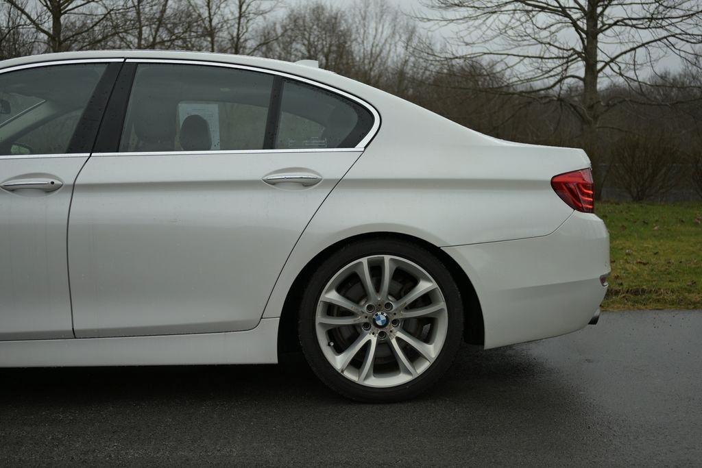 BMW 5 Series 4dr Sdn 535i xDrive AWD 2015