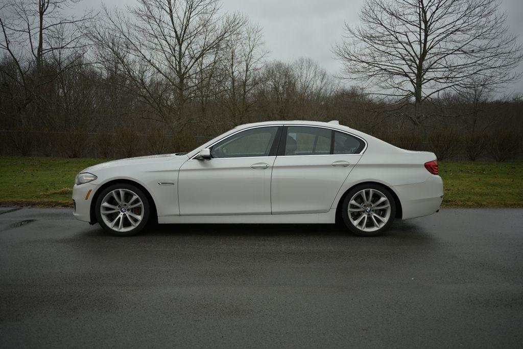 BMW 5 Series 4dr Sdn 535i xDrive AWD 2015