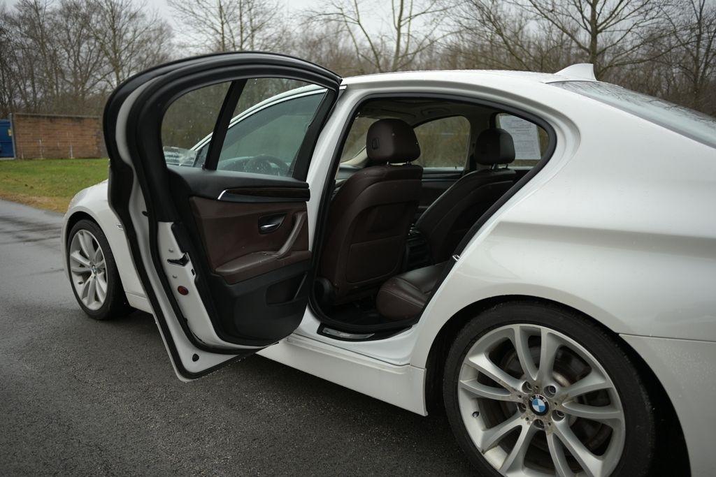 BMW 5 Series 4dr Sdn 535i xDrive AWD 2015