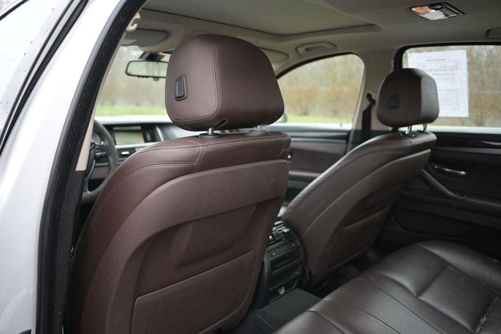 BMW 5 Series 4dr Sdn 535i xDrive AWD 2015