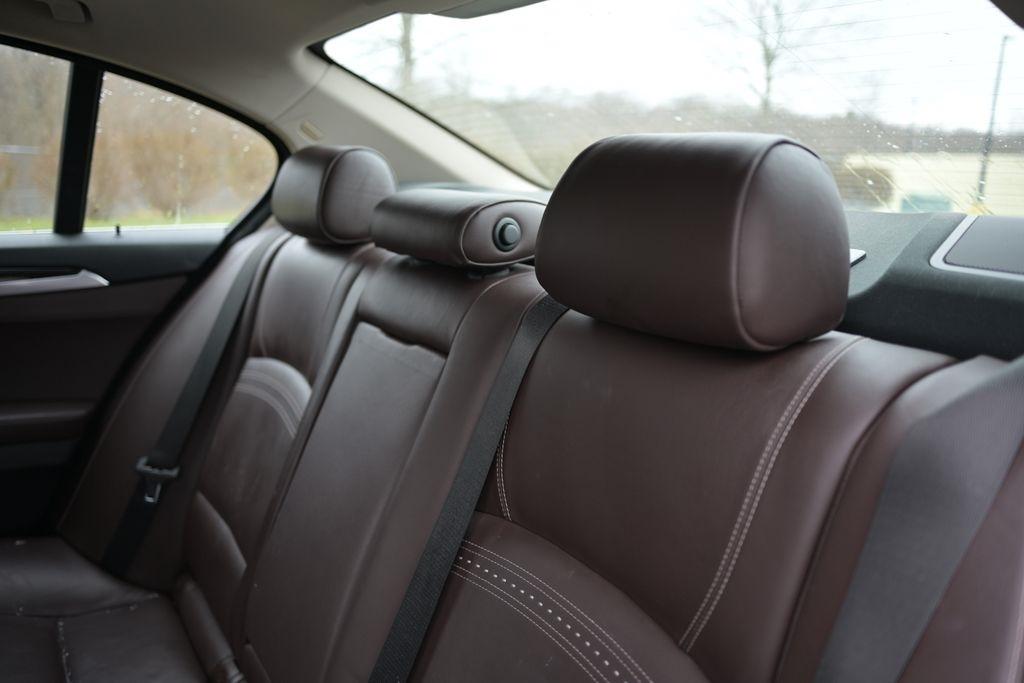 BMW 5 Series 4dr Sdn 535i xDrive AWD 2015