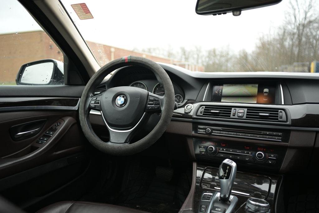 BMW 5 Series 4dr Sdn 535i xDrive AWD 2015