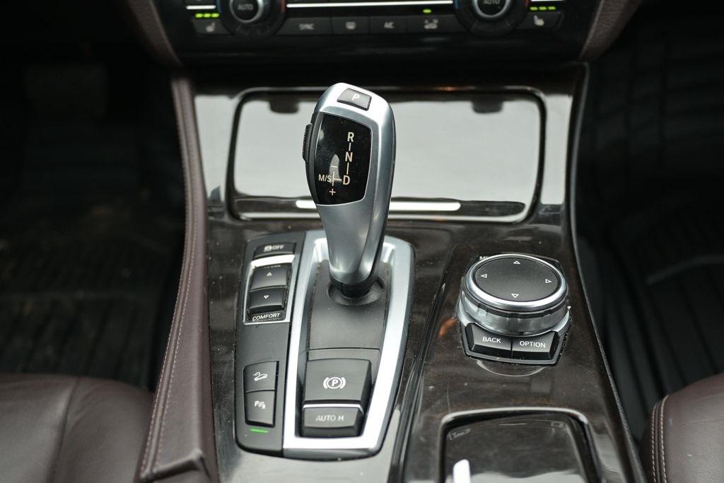 BMW 5 Series 4dr Sdn 535i xDrive AWD 2015