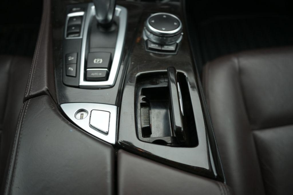 BMW 5 Series 4dr Sdn 535i xDrive AWD 2015