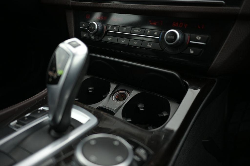 BMW 5 Series 4dr Sdn 535i xDrive AWD 2015