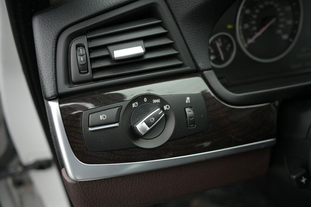 BMW 5 Series 4dr Sdn 535i xDrive AWD 2015