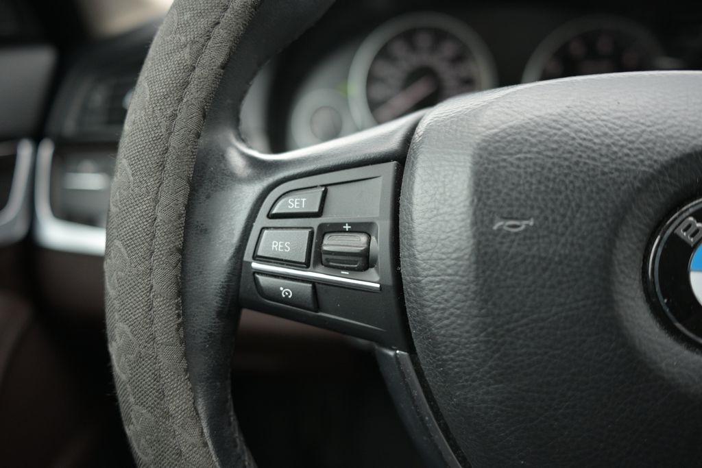 BMW 5 Series 4dr Sdn 535i xDrive AWD 2015