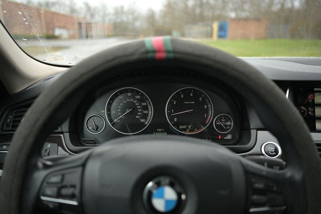 BMW 5 Series 4dr Sdn 535i xDrive AWD 2015