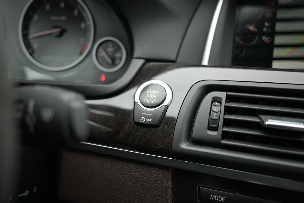 BMW 5 Series 4dr Sdn 535i xDrive AWD 2015