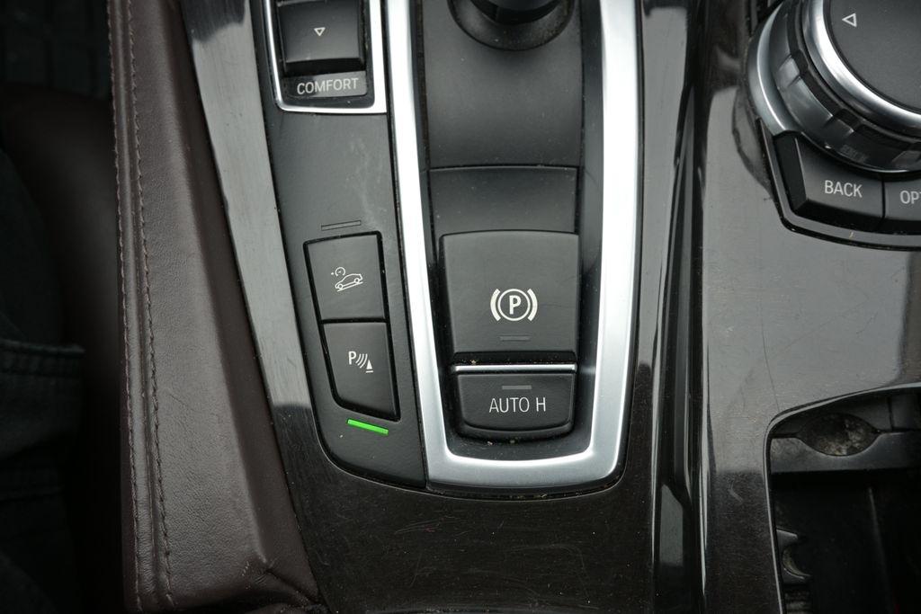 BMW 5 Series 4dr Sdn 535i xDrive AWD 2015