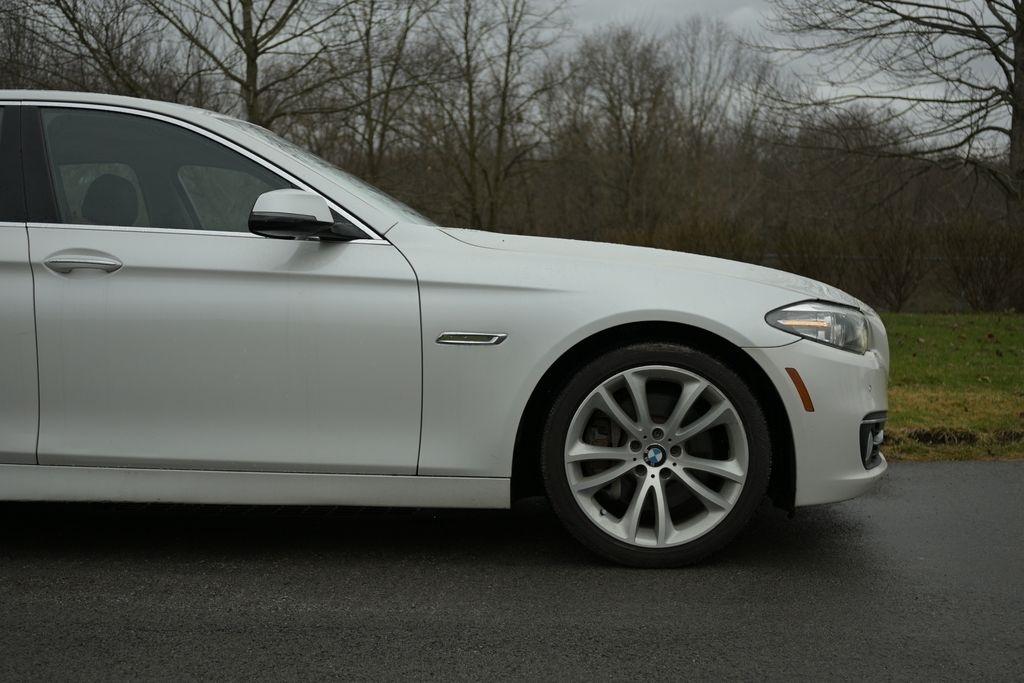 BMW 5 Series 4dr Sdn 535i xDrive AWD 2015