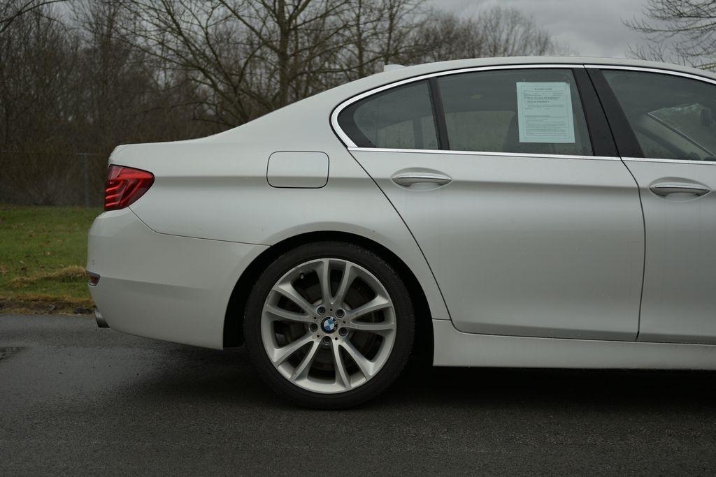 BMW 5 Series 4dr Sdn 535i xDrive AWD 2015