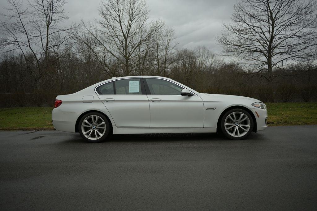 BMW 5 Series 4dr Sdn 535i xDrive AWD 2015