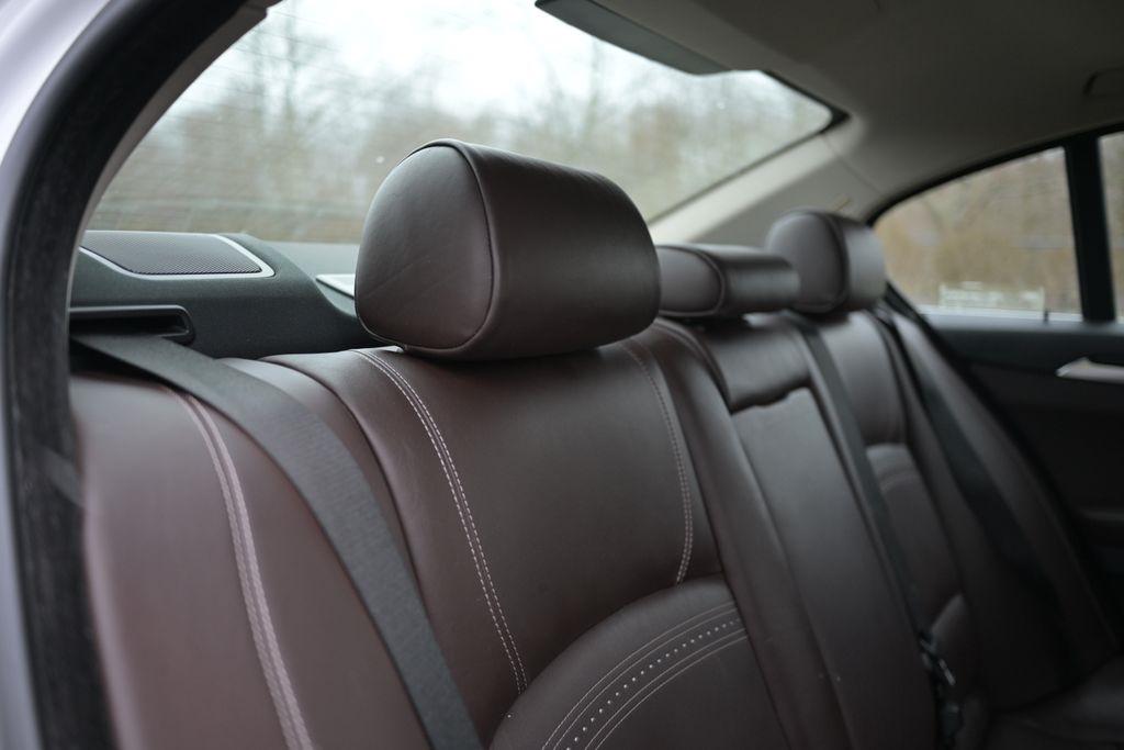 BMW 5 Series 4dr Sdn 535i xDrive AWD 2015