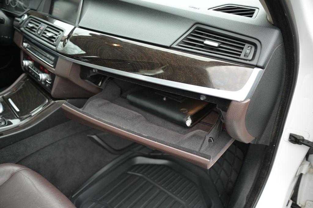 BMW 5 Series 4dr Sdn 535i xDrive AWD 2015