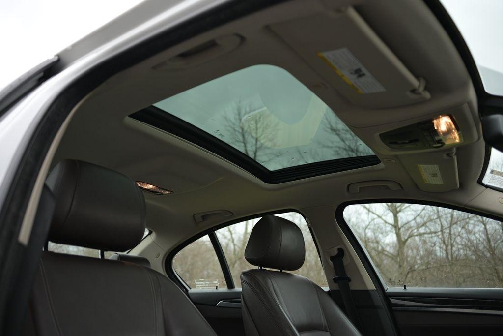 BMW 5 Series 4dr Sdn 535i xDrive AWD 2015