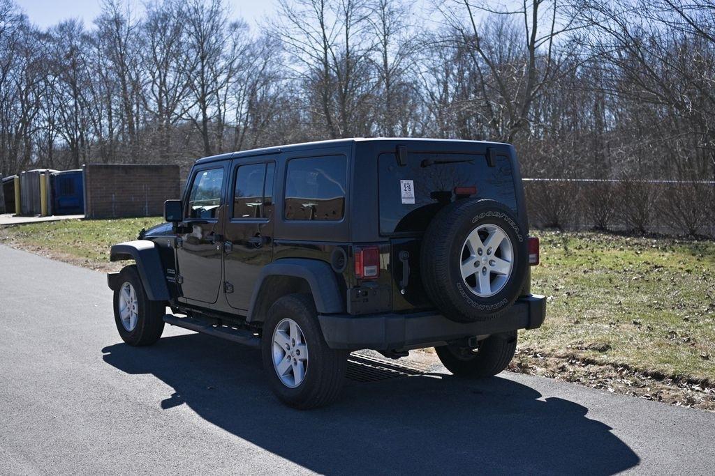 Jeep Wrangler Unlimited 4WD 4dr Sport 2016