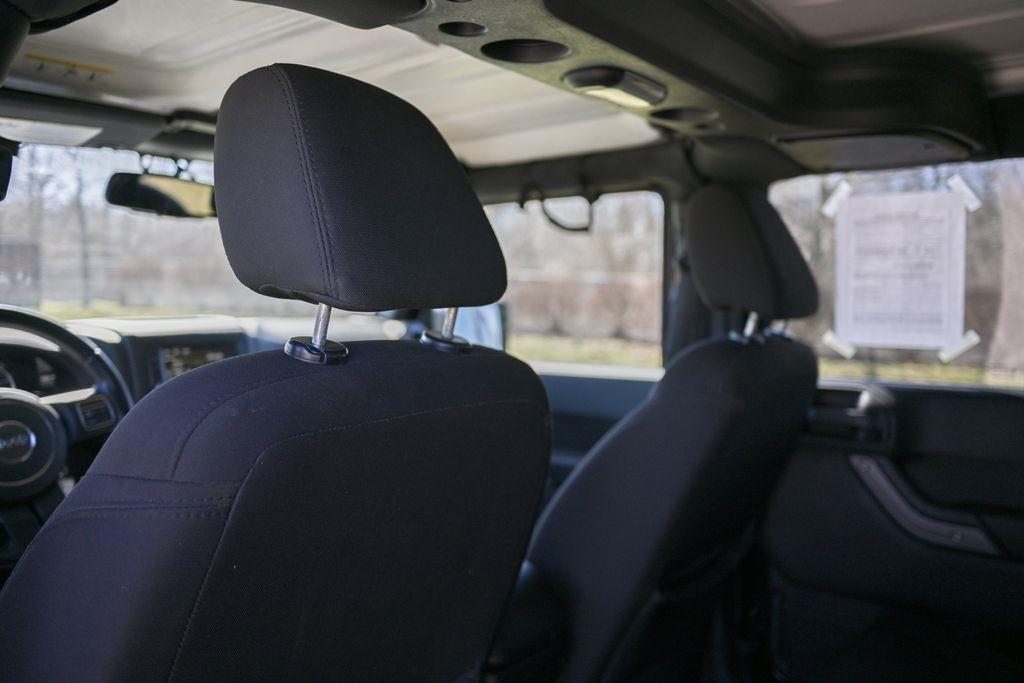 Jeep Wrangler Unlimited 4WD 4dr Sport 2016