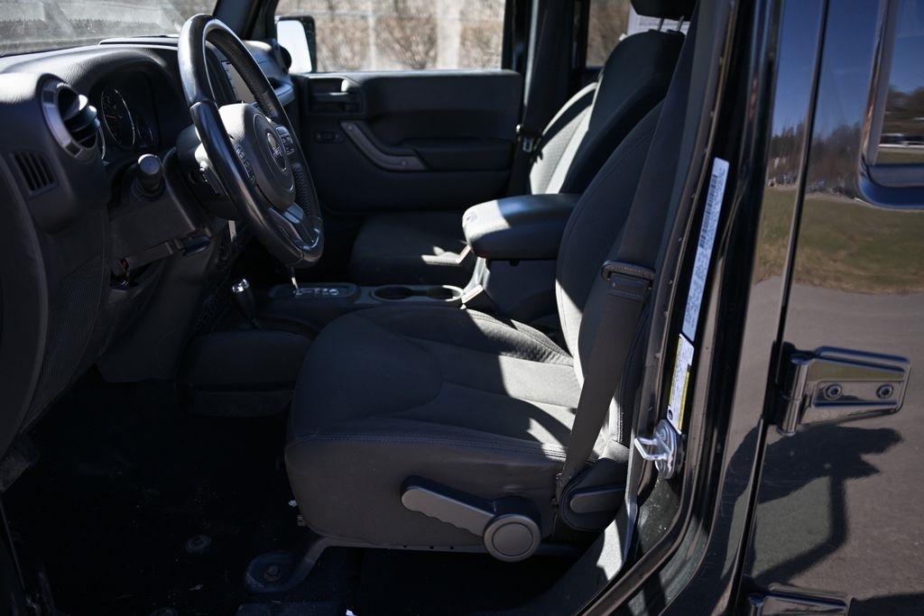 Jeep Wrangler Unlimited 4WD 4dr Sport 2016