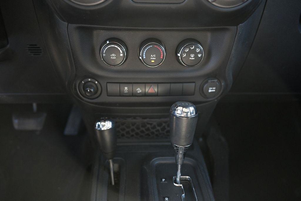 Jeep Wrangler Unlimited 4WD 4dr Sport 2016