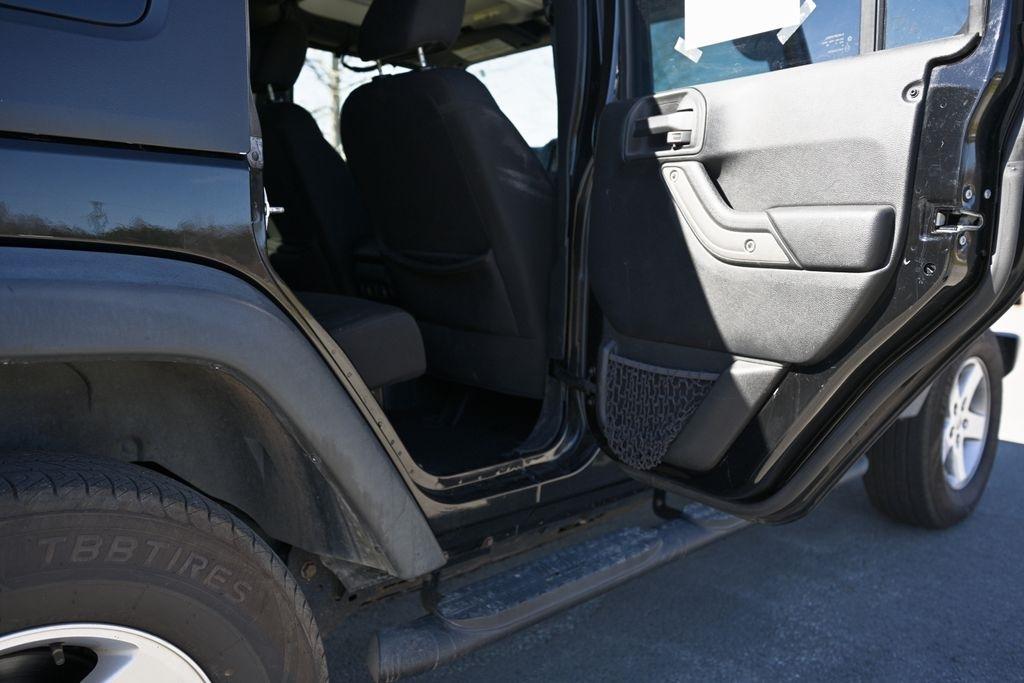 Jeep Wrangler Unlimited 4WD 4dr Sport 2016