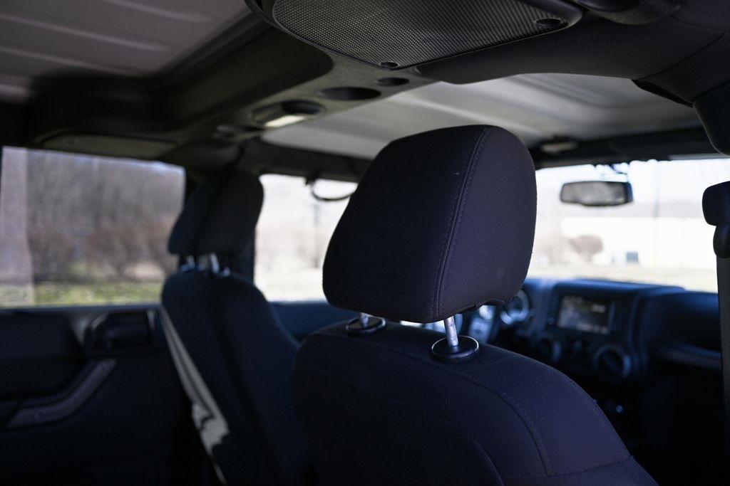 Jeep Wrangler Unlimited 4WD 4dr Sport 2016