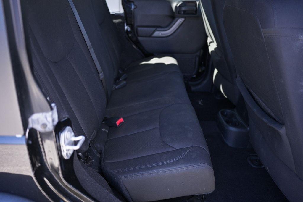 Jeep Wrangler Unlimited 4WD 4dr Sport 2016