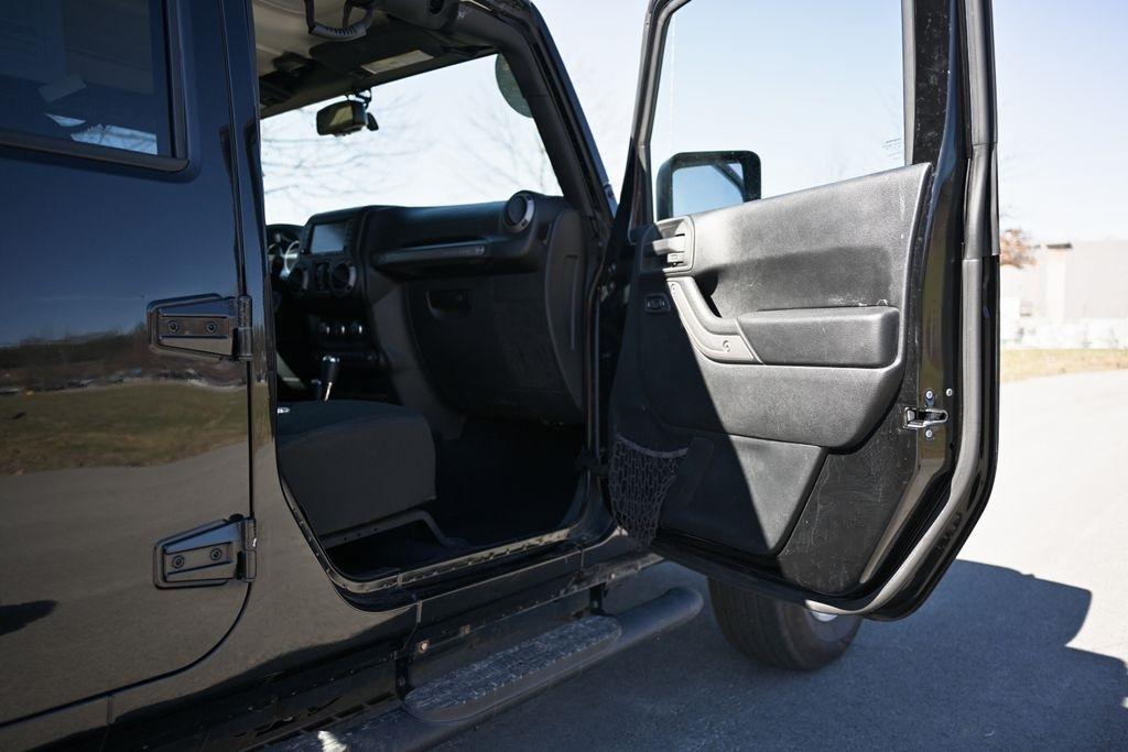 Jeep Wrangler Unlimited 4WD 4dr Sport 2016