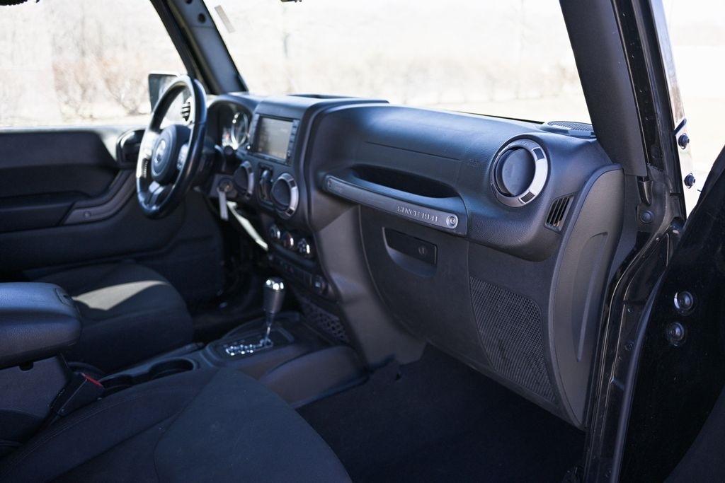 Jeep Wrangler Unlimited 4WD 4dr Sport 2016