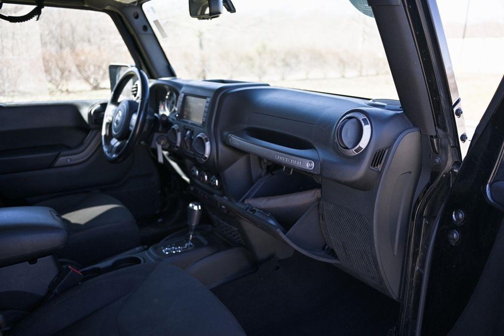 Jeep Wrangler Unlimited 4WD 4dr Sport 2016