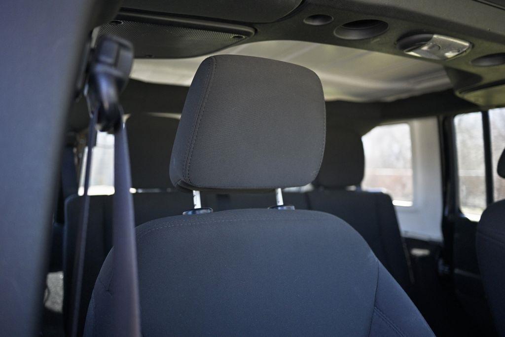 Jeep Wrangler Unlimited 4WD 4dr Sport 2016