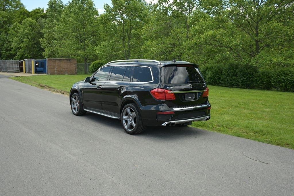 Mercedes-Benz GL-Class 4MATIC 4dr GL 63 AMG 2015