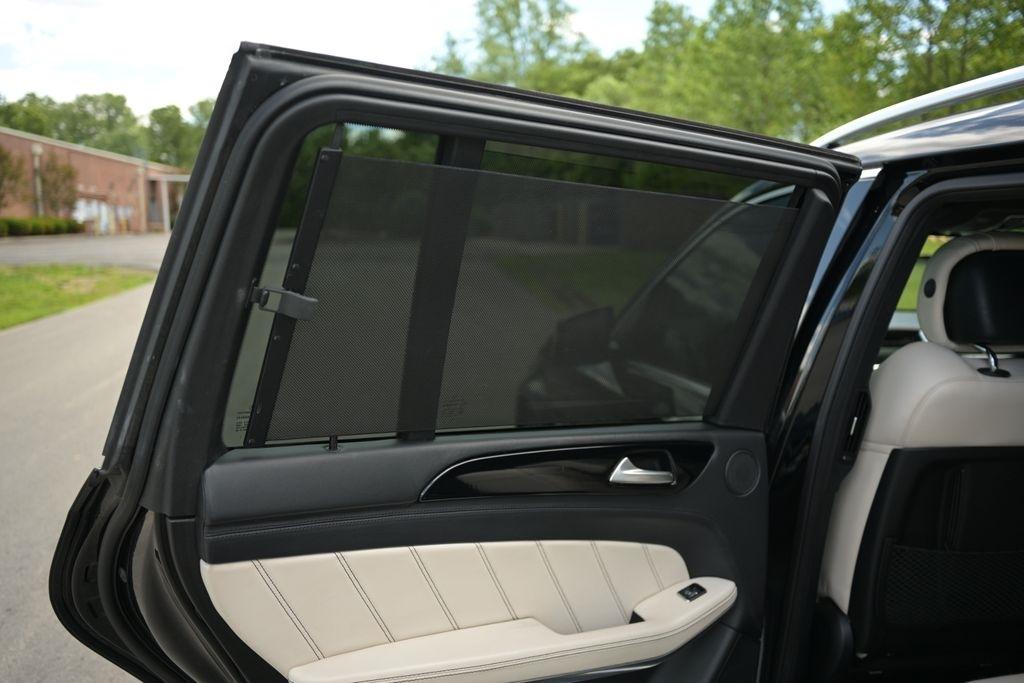Mercedes-Benz GL-Class 4MATIC 4dr GL 63 AMG 2015