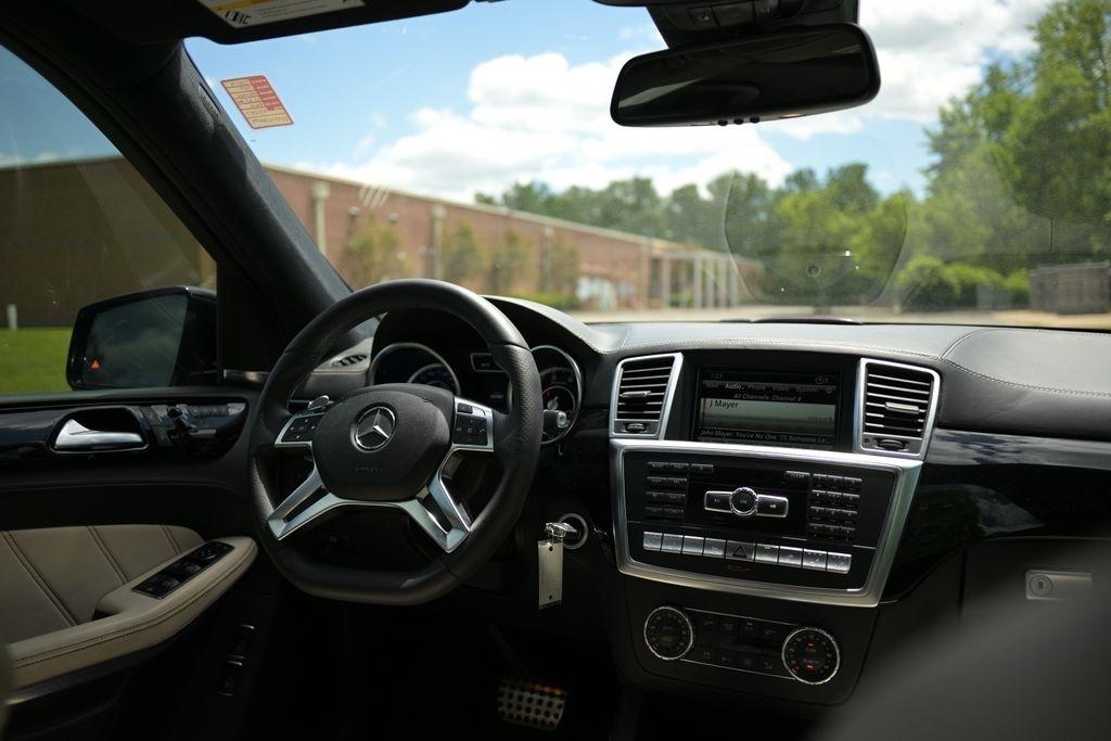 Mercedes-Benz GL-Class 4MATIC 4dr GL 63 AMG 2015