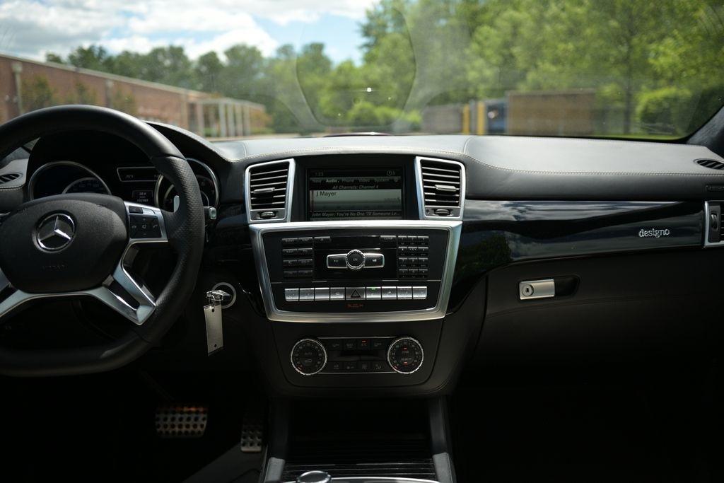 Mercedes-Benz GL-Class 4MATIC 4dr GL 63 AMG 2015
