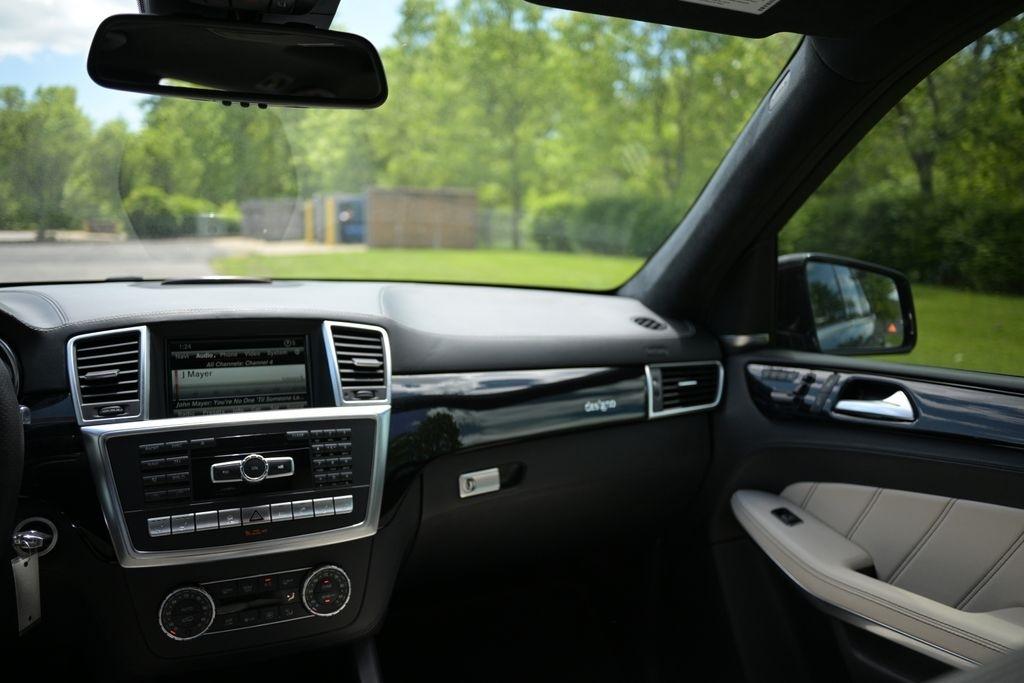 Mercedes-Benz GL-Class 4MATIC 4dr GL 63 AMG 2015
