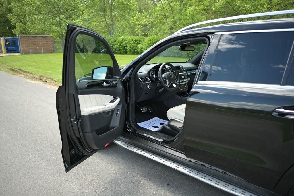 Mercedes-Benz GL-Class 4MATIC 4dr GL 63 AMG 2015