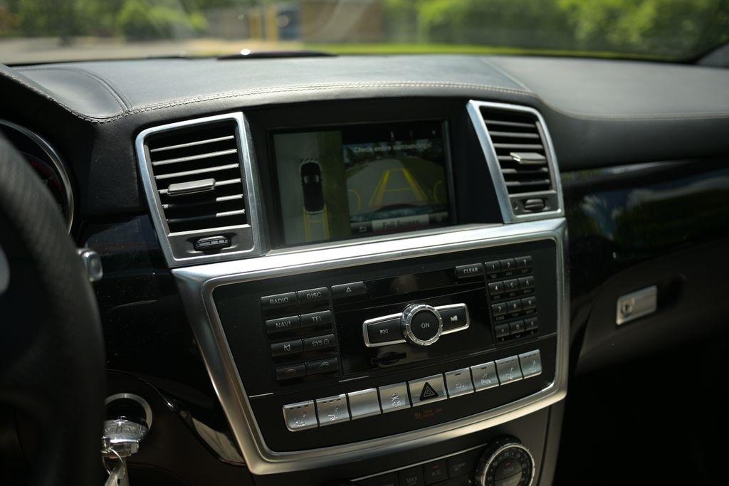Mercedes-Benz GL-Class 4MATIC 4dr GL 63 AMG 2015