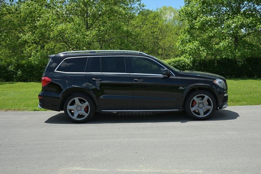 Mercedes-Benz GL-Class 4MATIC 4dr GL 63 AMG 2015