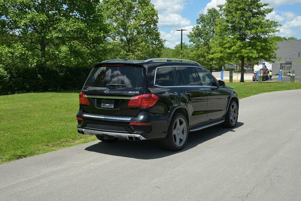 Mercedes-Benz GL-Class 4MATIC 4dr GL 63 AMG 2015