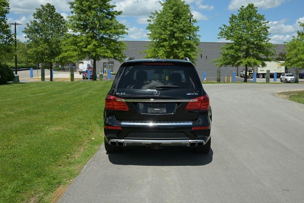 Mercedes-Benz GL-Class 4MATIC 4dr GL 63 AMG 2015