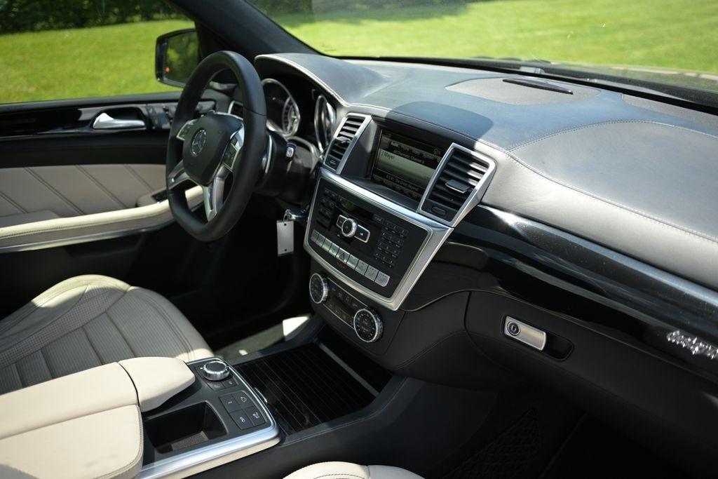 Mercedes-Benz GL-Class 4MATIC 4dr GL 63 AMG 2015