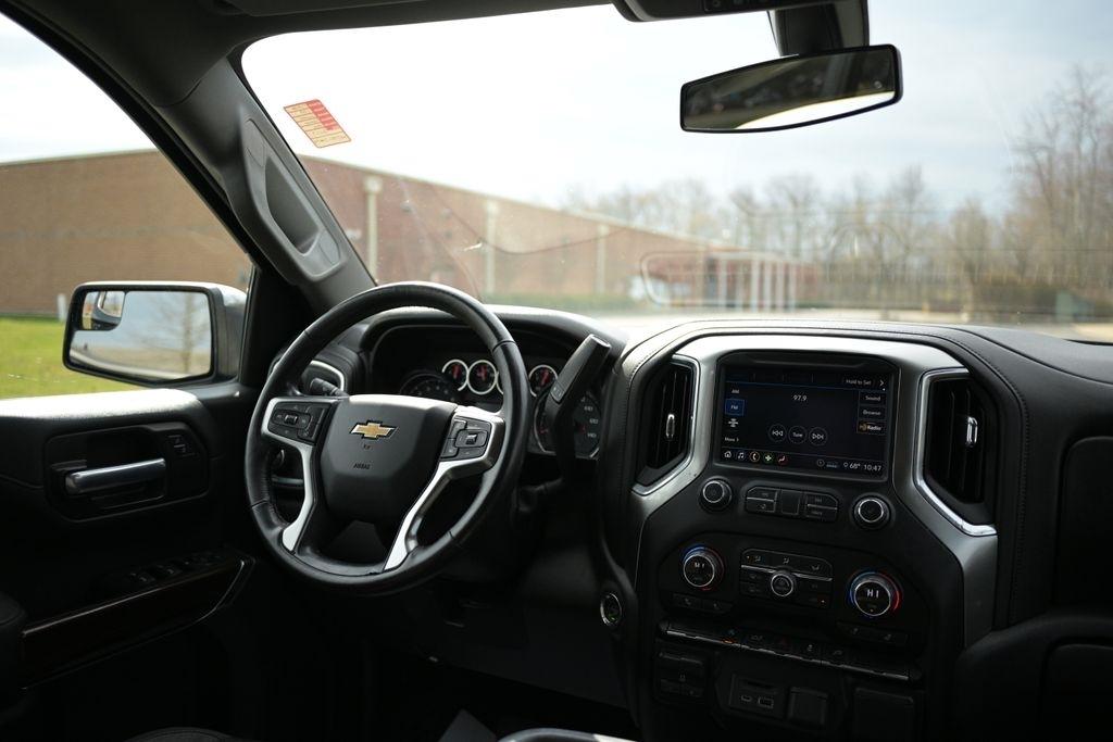 Chevrolet Silverado 1500 2WD Crew Cab 147" LT 2020