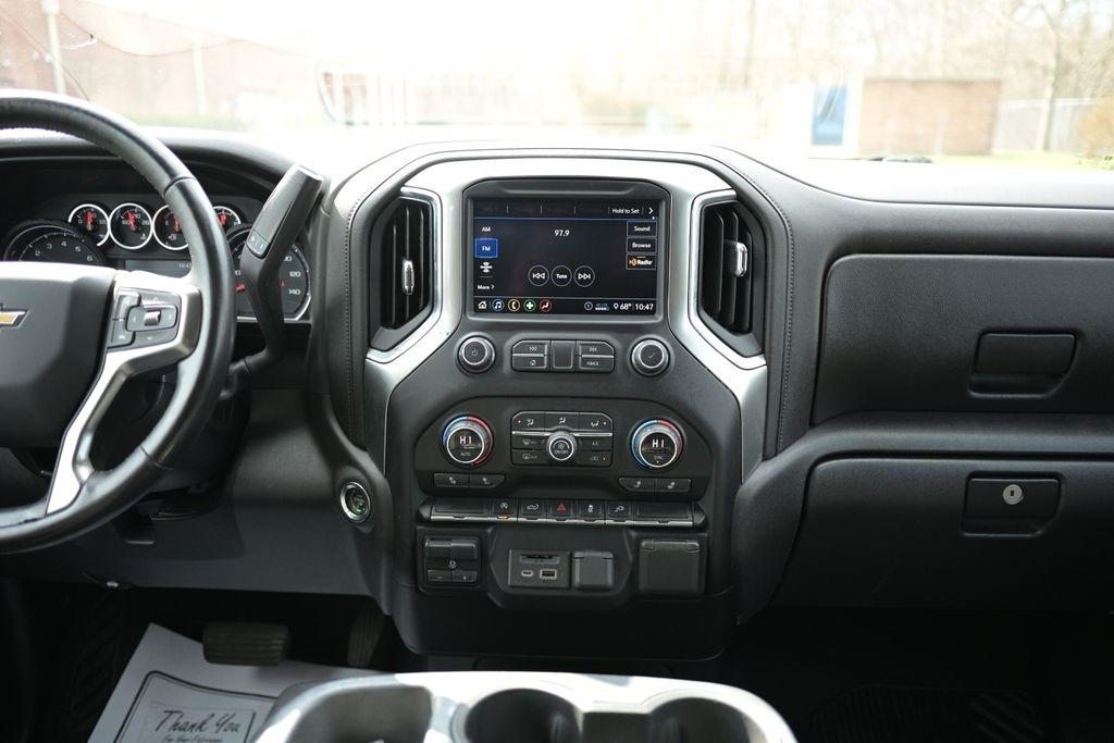Chevrolet Silverado 1500 2WD Crew Cab 147" LT 2020