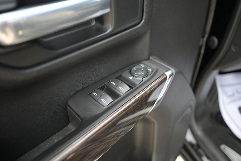 Chevrolet Silverado 1500 2WD Crew Cab 147" LT 2020