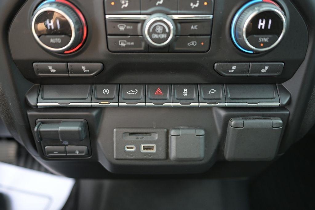 Chevrolet Silverado 1500 2WD Crew Cab 147" LT 2020