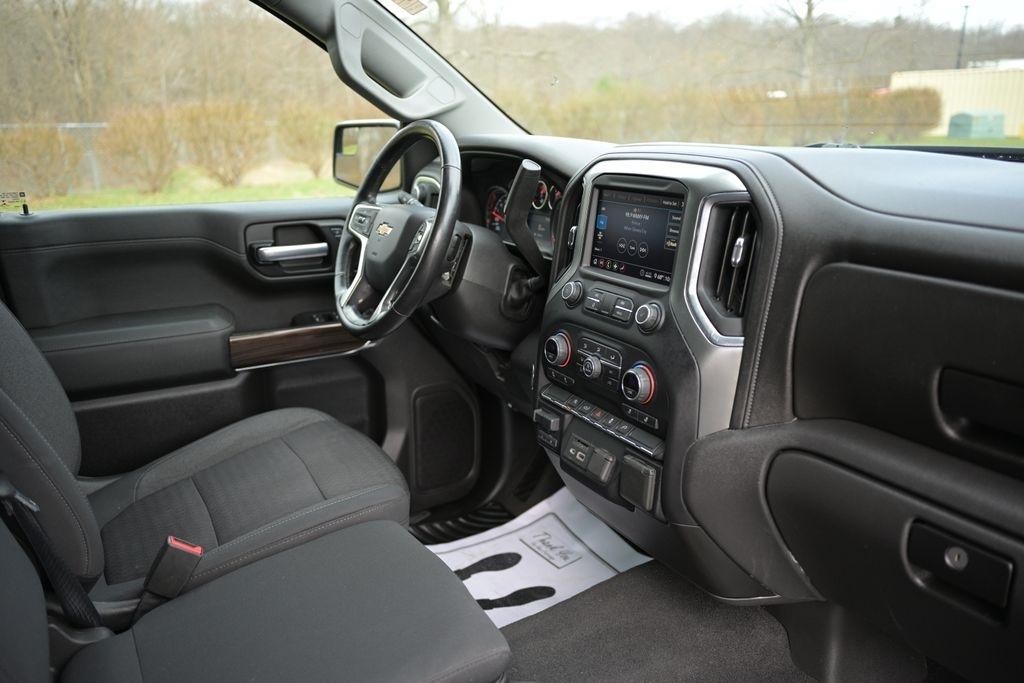 Chevrolet Silverado 1500 2WD Crew Cab 147" LT 2020